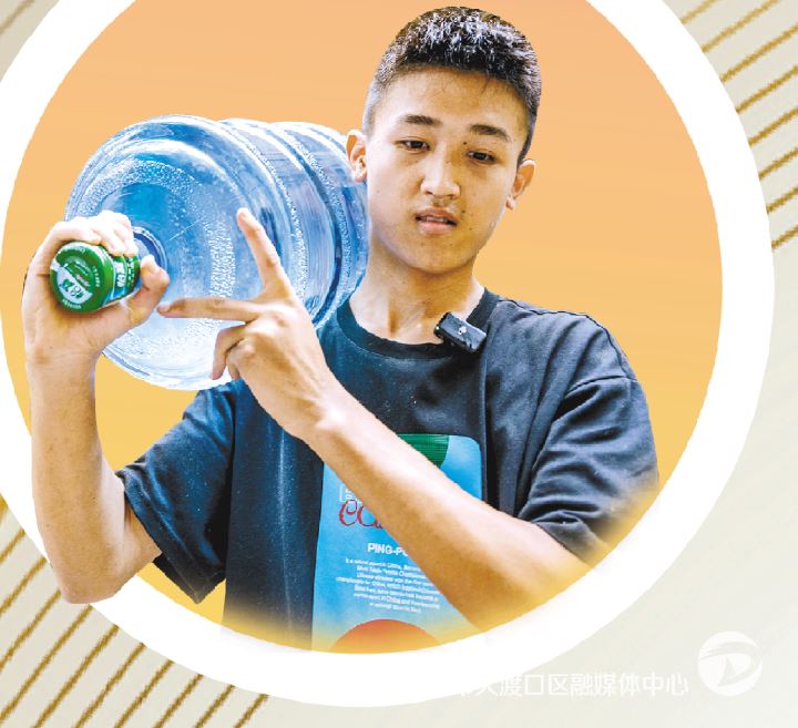 十五岁少年在小超市当老板