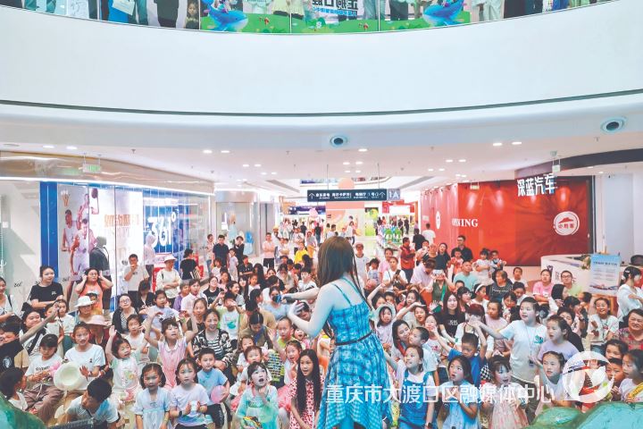 商贸文旅“双火爆” 人气收入“双丰收”