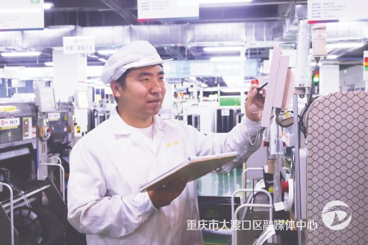 创新突破技术瓶颈 匠心铸就行业标杆 —— 记2025年五一劳动奖章获得者、里德通信工程师肖长春