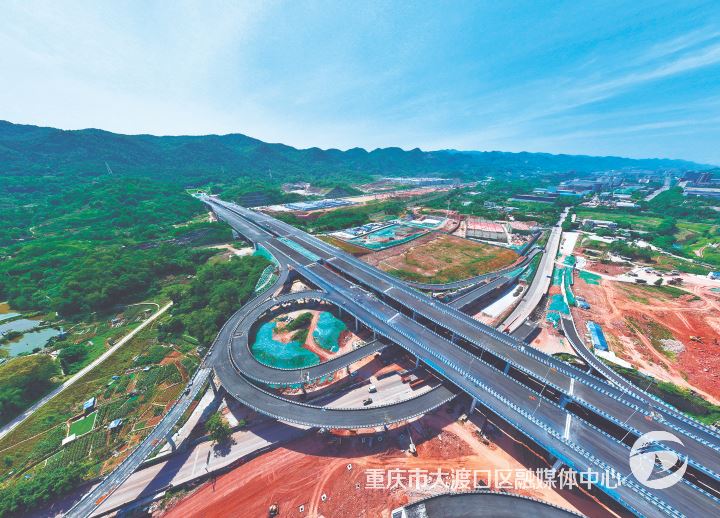 陶家隧道项目进行小南海立交桥梁和道路基础施工