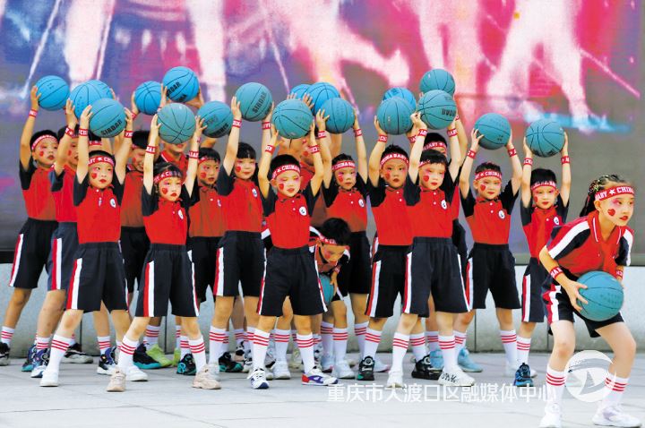 童趣飞扬庆六一 多彩活动伴成长