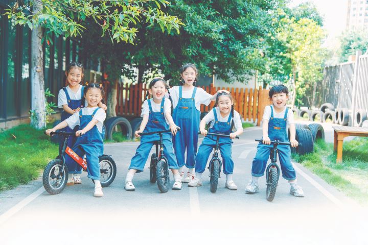 礼别幼时光 乘风再启航