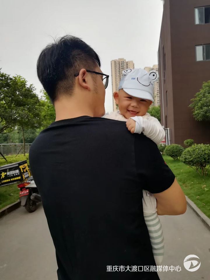 每年要带他跑一场马拉松