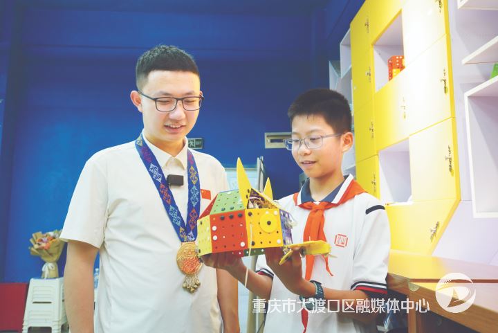 他,获得国际生物奥林匹克金牌 他,获得环球自然日决赛一等奖