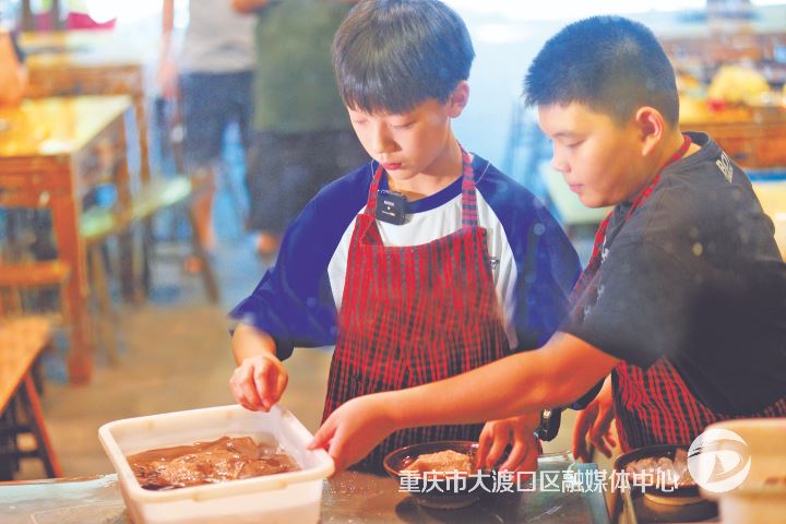 他们在热辣滚烫中蜕变成长