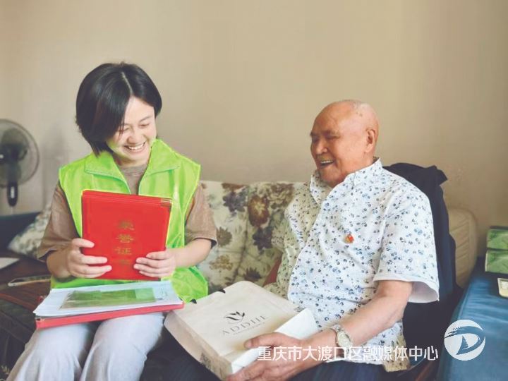 区民政局：推动社会救助从“人找政策”到“政策找人”