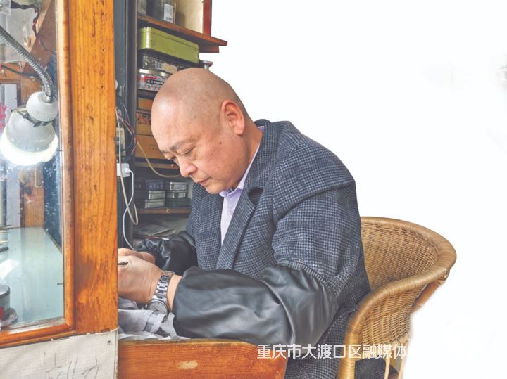 修表匠刘代九：嘀嗒声中“修复”时光