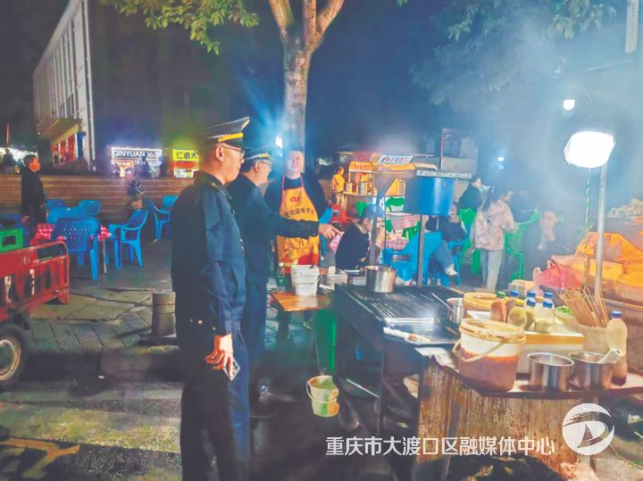 区城市管理局:多措并举破解流动摊位管理难题