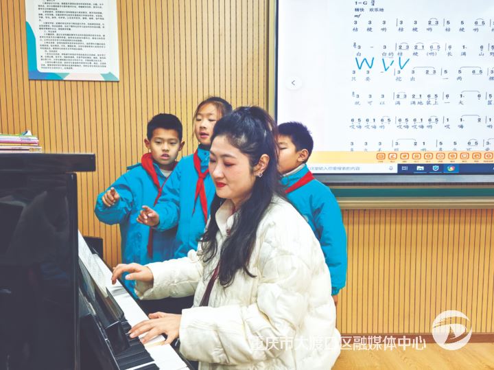 “把教育传承融入歌声里”